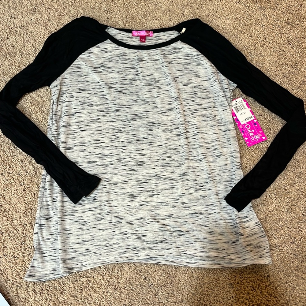 NEW Girl’s Long Sleeve (Size 14/16)